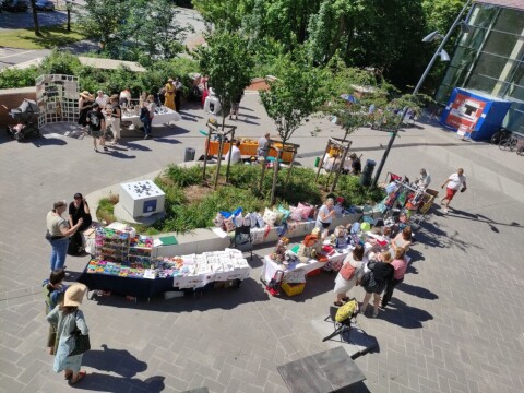 Flohmarkt auf dem Platz der Kinderrechte
